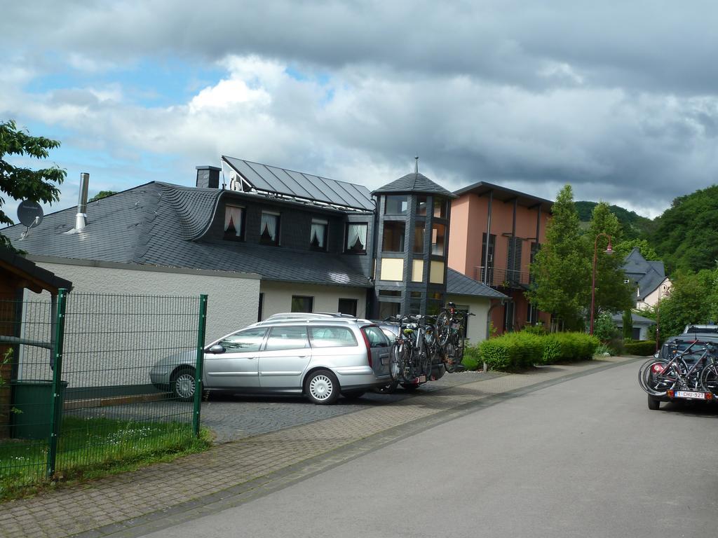 Hotel Gaestehaus Spross Veldenz Exterior foto